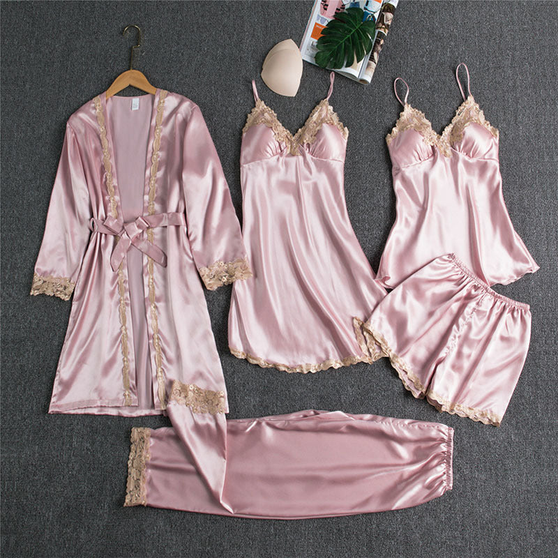 Tracy – Femdelad Pyjamas för Kvinnor i Lätt och Luftigt Material