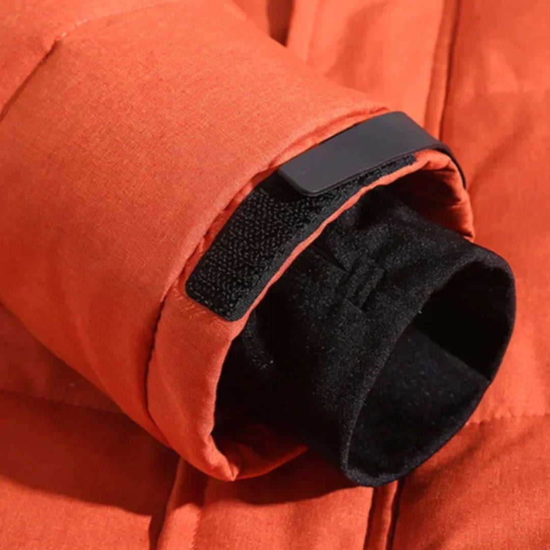 Alex – Herrjacka i dun med modern stil