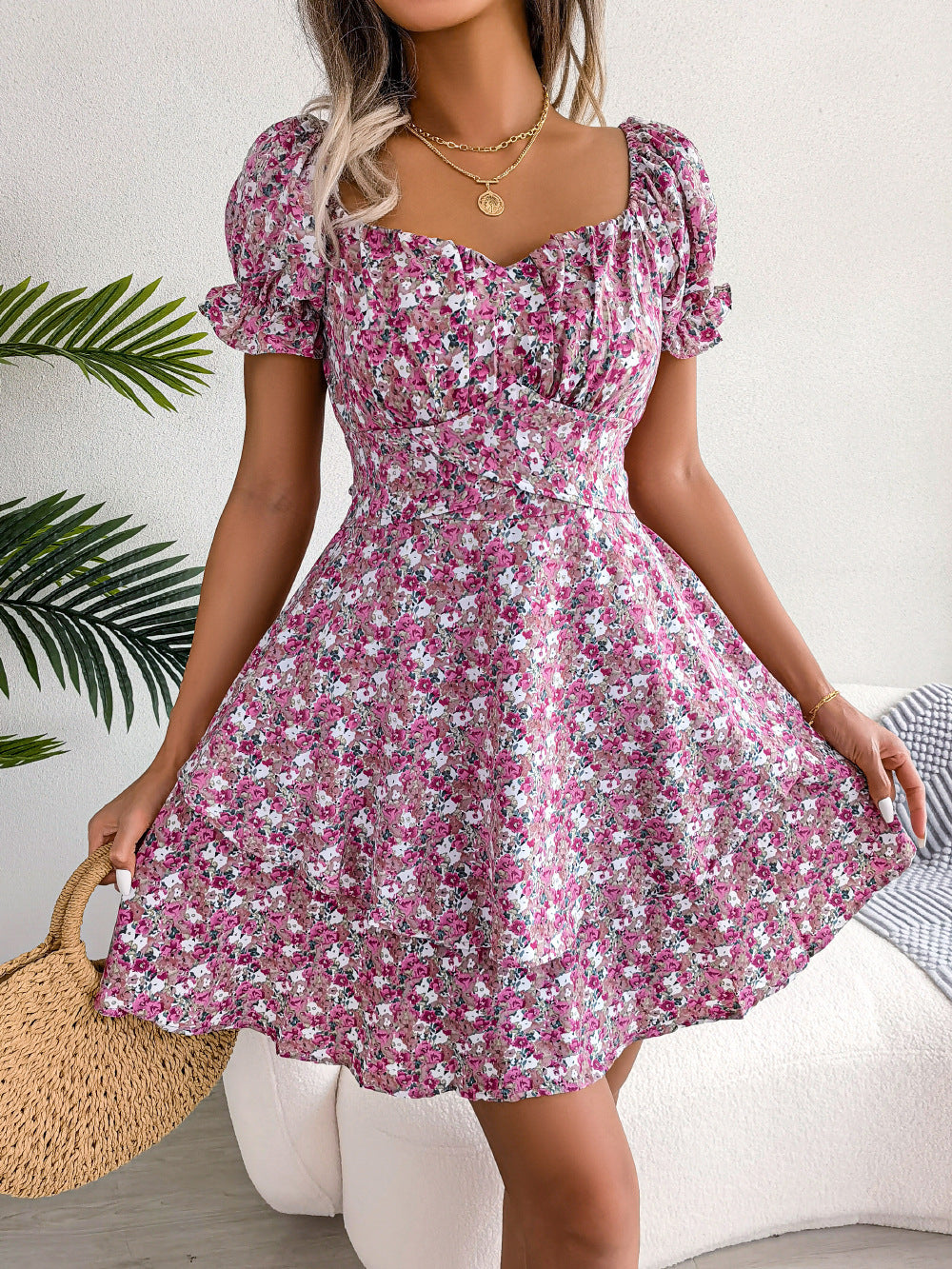 Rose – Mini Klänning med Blommönster och Löst Hem