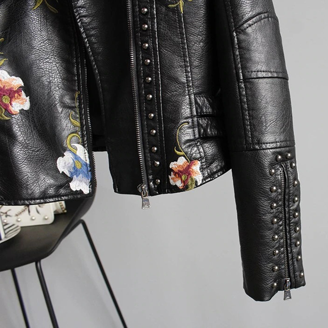 Damjacka med broderade blommor – Trendig bikerstil och elegant look