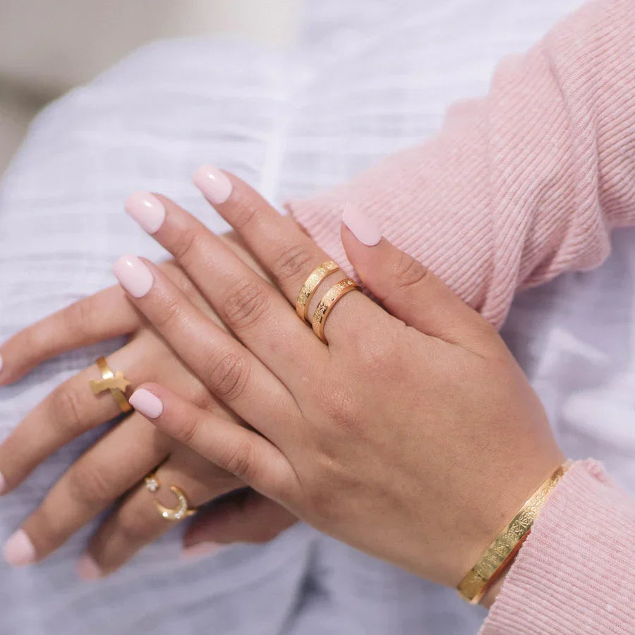 Hannah – Unisex Guldtonad Graverad Ayatul Kursi Ring