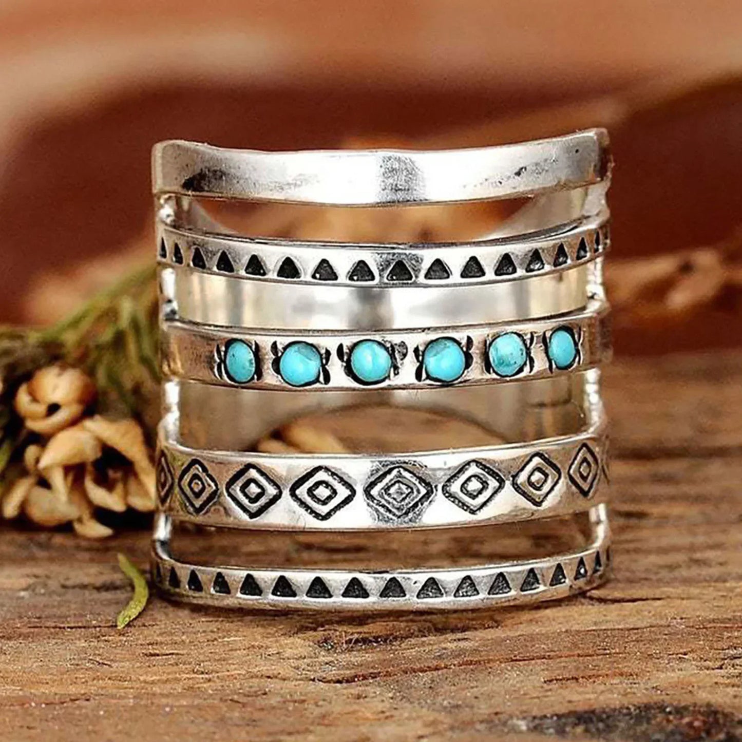 Amanda – Bohemisk Multi-Band Ring med Turkos Detaljer – Vintageinspirerad Etnisk Design