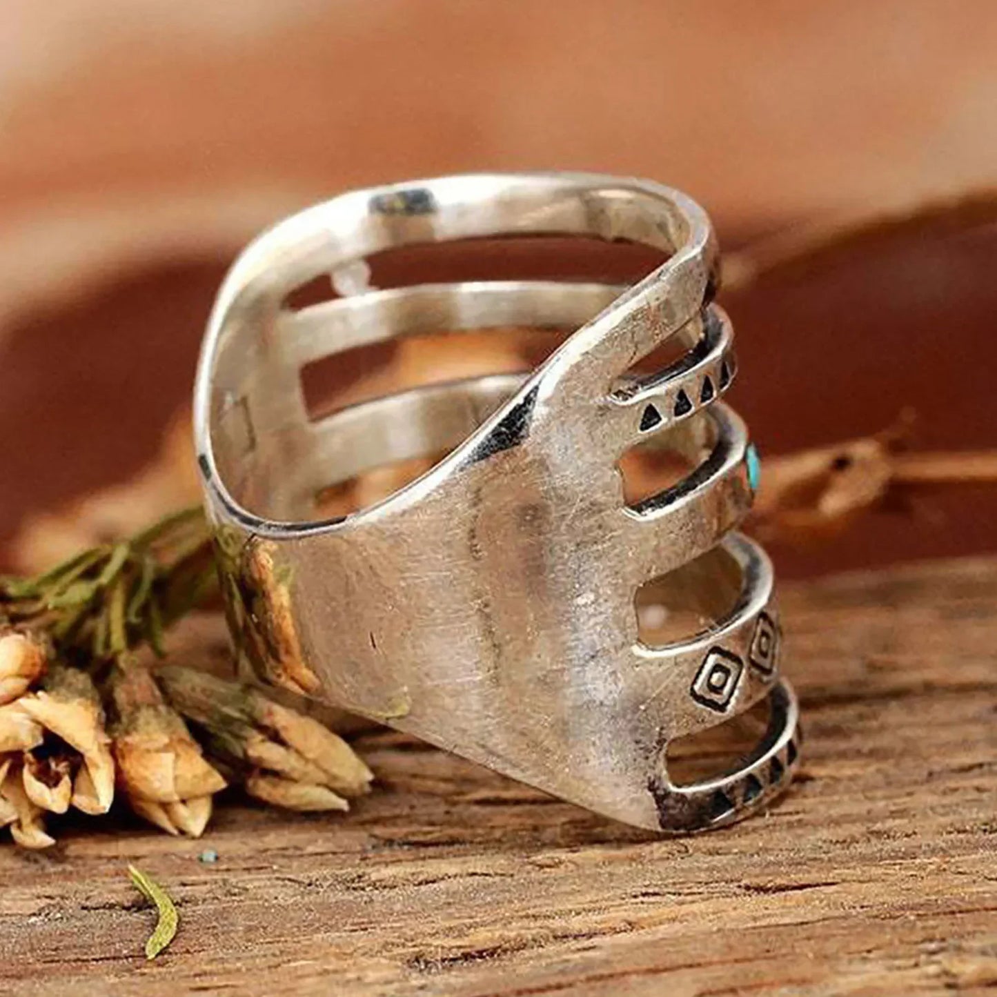 Amanda – Bohemisk Multi-Band Ring med Turkos Detaljer – Vintageinspirerad Etnisk Design