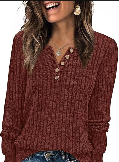 Julie – Ribbad Tröja med Knappar för Kvinnor