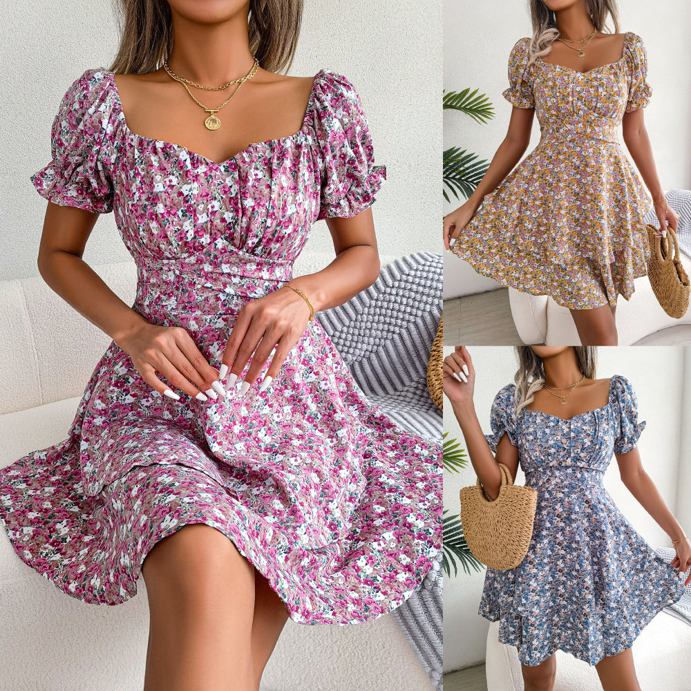 Rose – Mini Klänning med Blommönster och Löst Hem