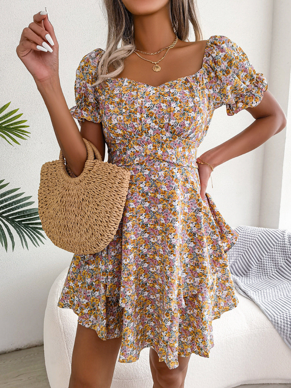 Rose – Mini Klänning med Blommönster och Löst Hem