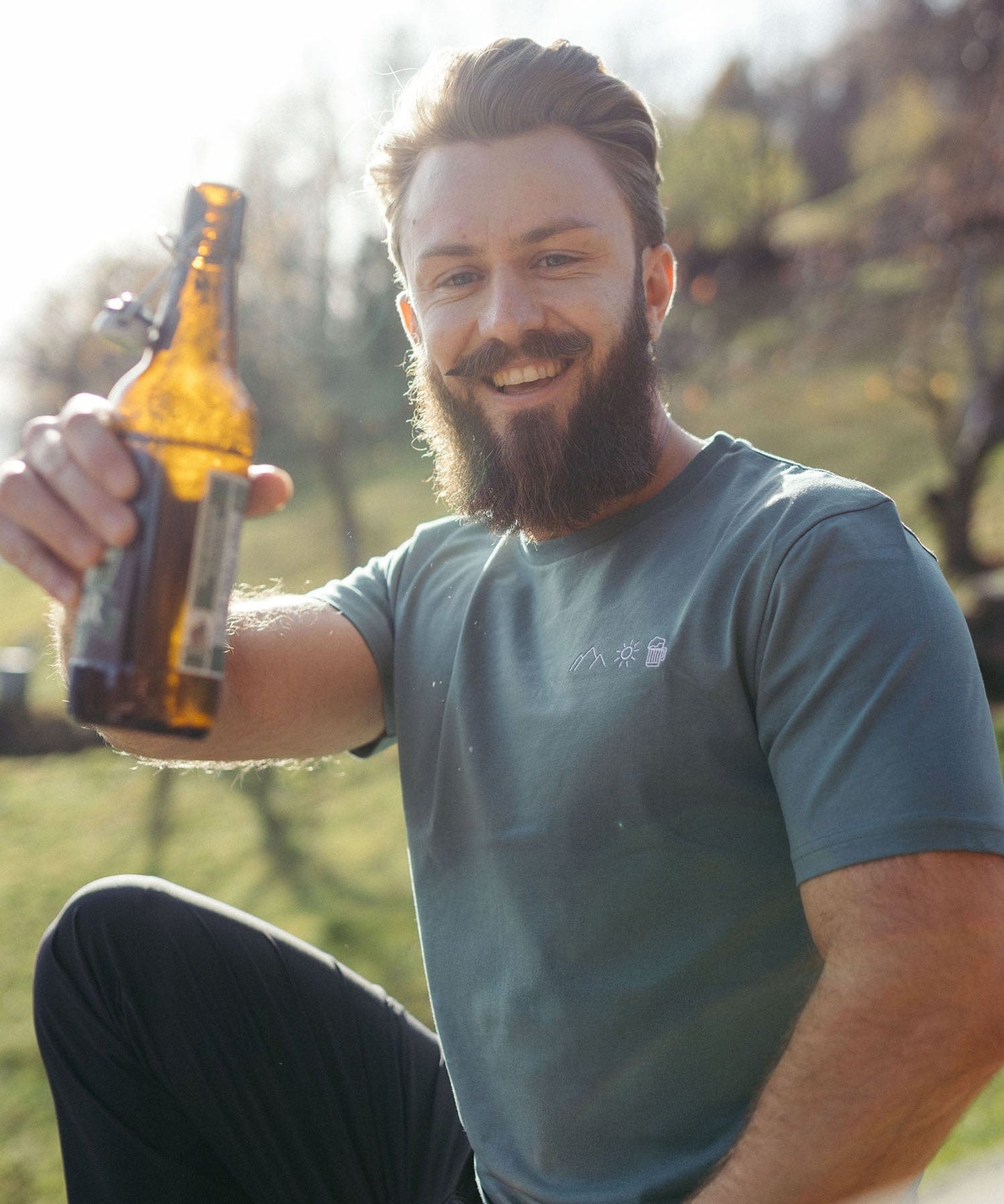 Shannon – Unisex Premium Ekologisk Skjorta med Bergsol Broderi