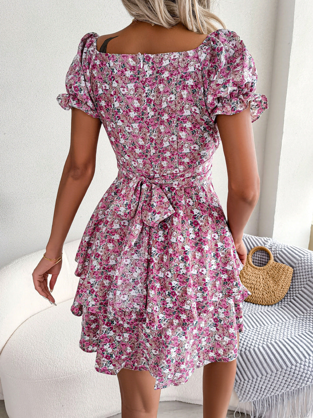 Rose – Mini Klänning med Blommönster och Löst Hem