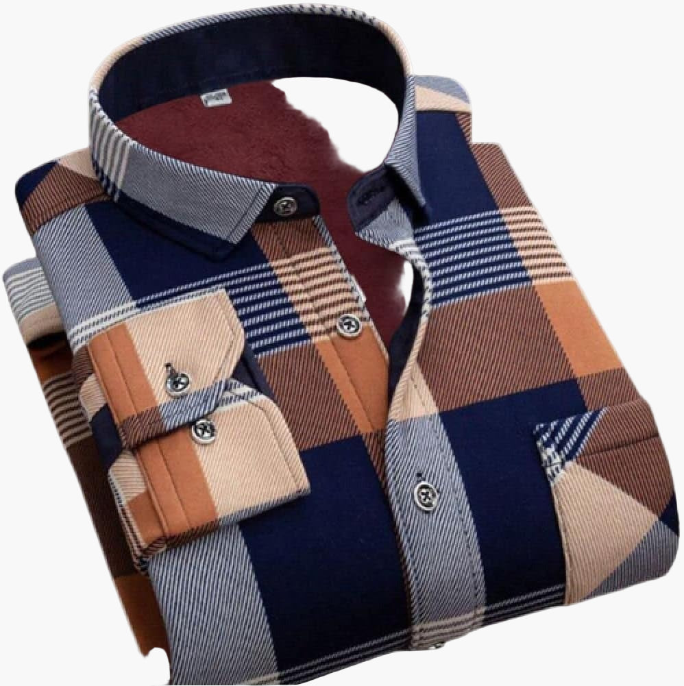 Herrskjorta i klassisk rutig design – Perfekt för vardag och kontor