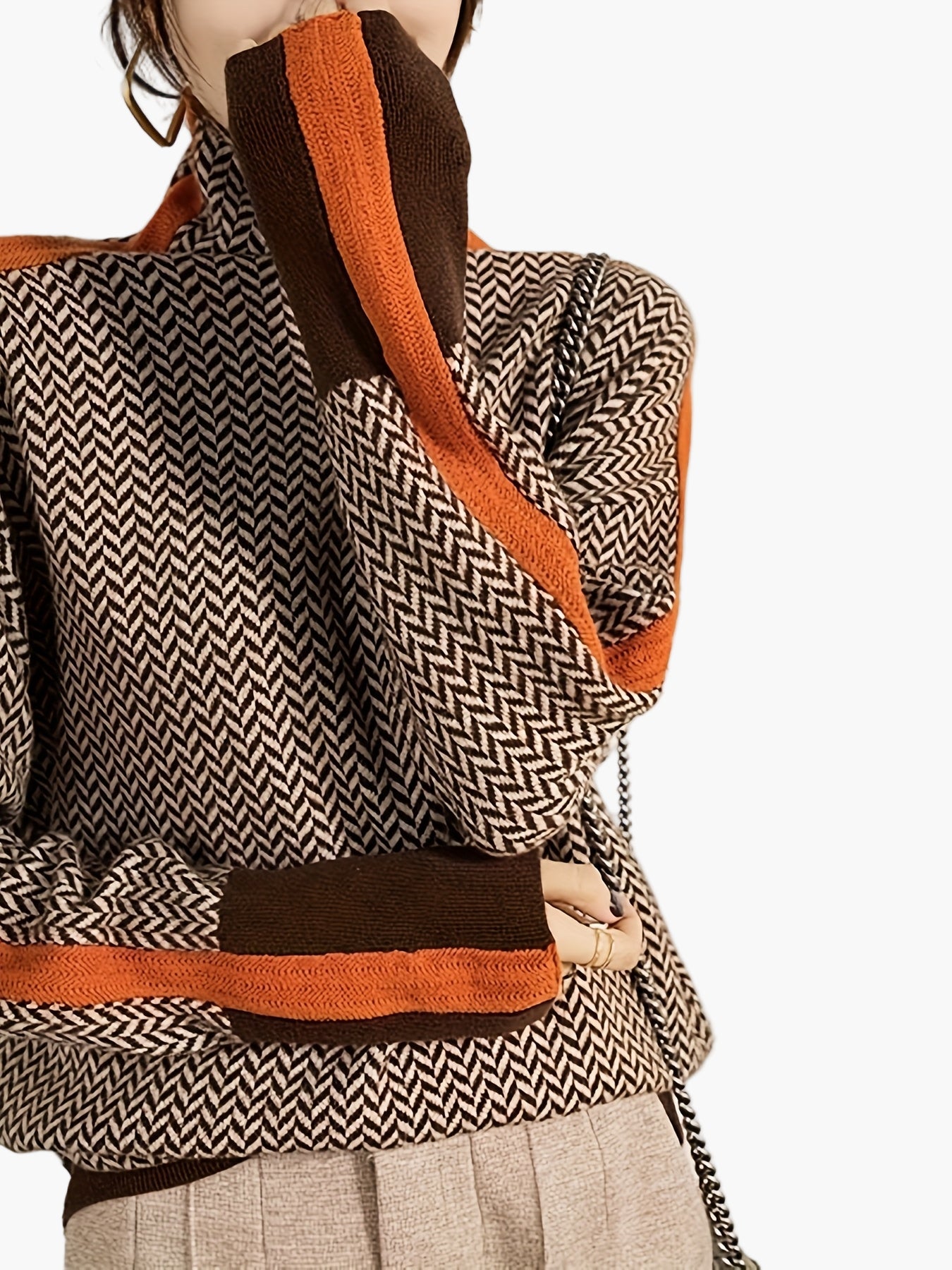 Damstickad elegant höst/vintertröja med hög krage och modern mönsterdesign – vardags- och kontorsstil