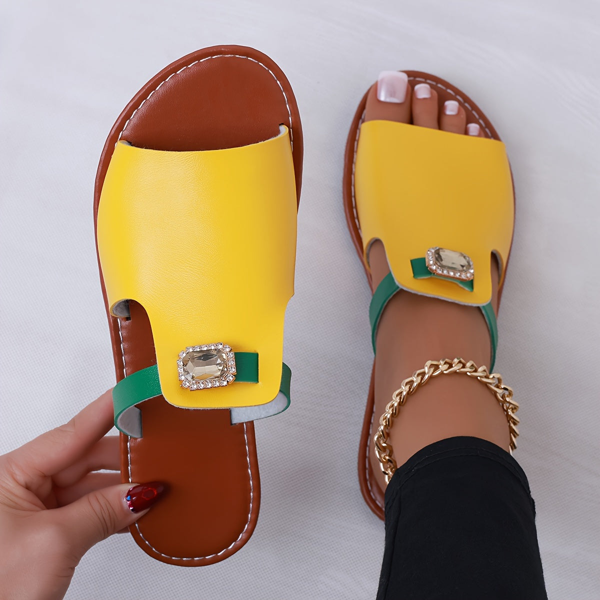 Damers eleganta slip-in sandaler med smyckesdetalj för vardag och semester