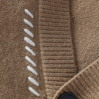 Herrstickad kofta i avslappnad stil för vardag och kontor