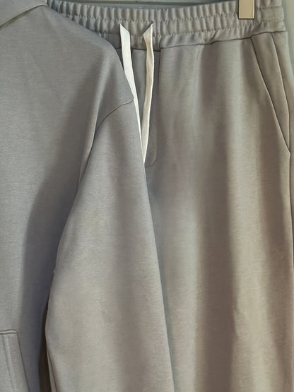 Herrset med Hoodie och Joggingbyxor – Ledig och Trendig Streetwear för Vardag och Träning