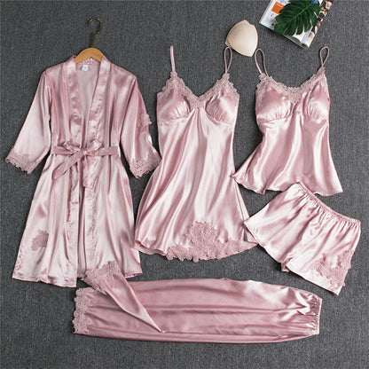 Tracy – Femdelad Pyjamas för Kvinnor i Lätt och Luftigt Material