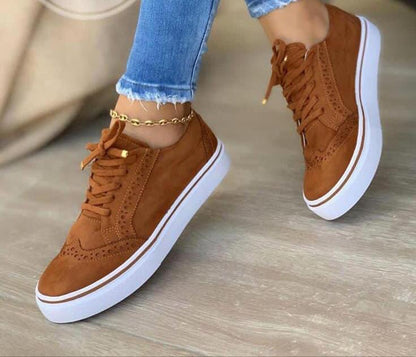 Damsneaker med broguedetaljer och hög komfort – Perfekt för vardagsbruk och avslappnad stil