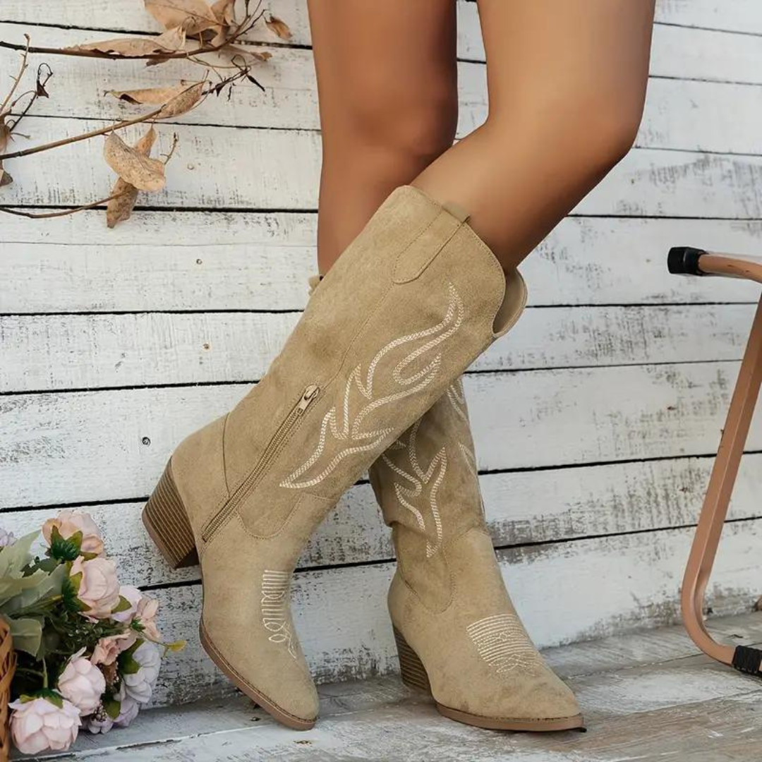 Damers cowboystövlar med klack och vintage westernstil – knähöga boots för vardag och fest