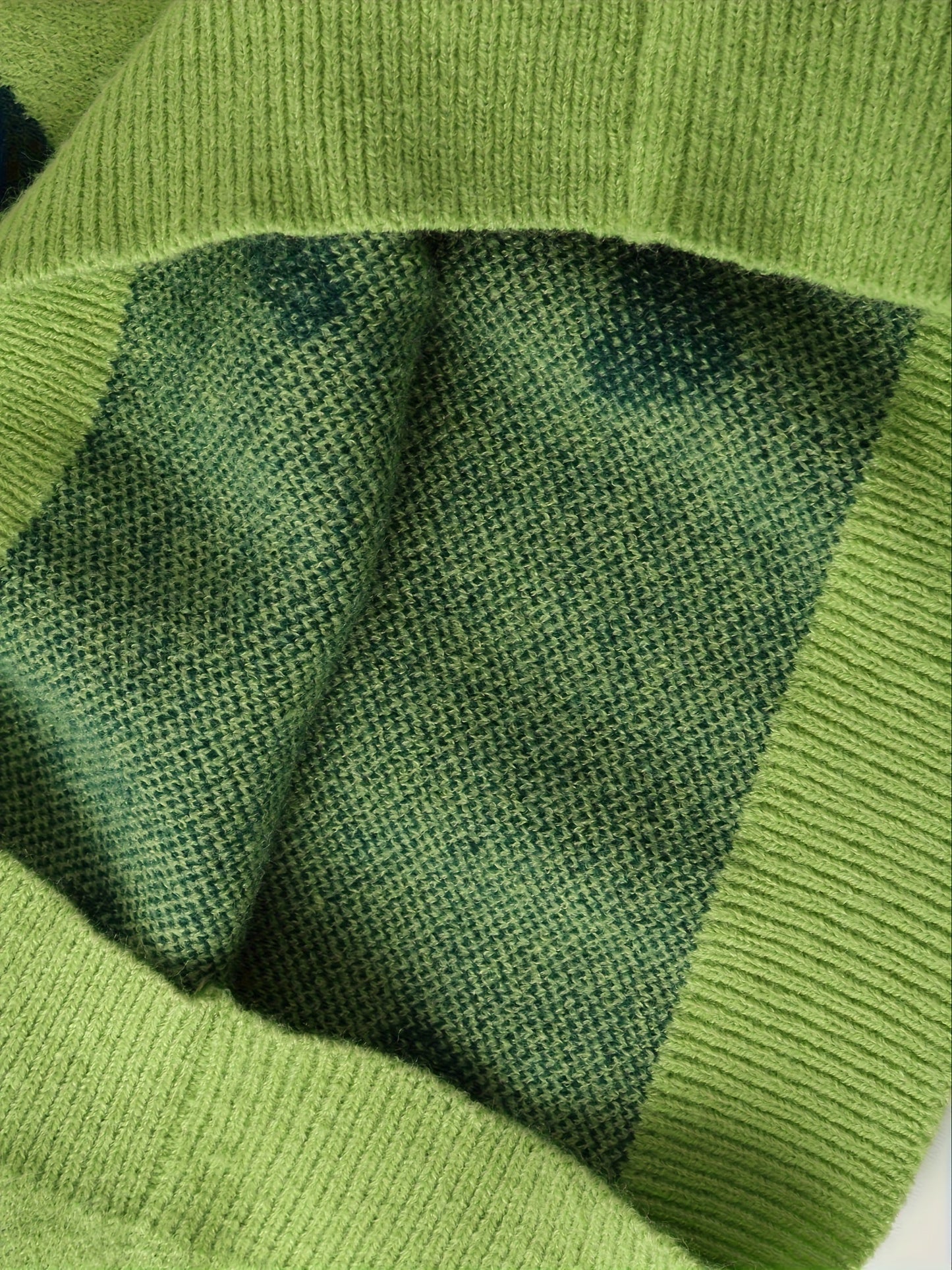 Damstickad tröja med hjärtmönster för vardag och höst/vinter