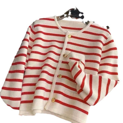 Susan – Kort Stickad Cardigan med Randigt Mönster