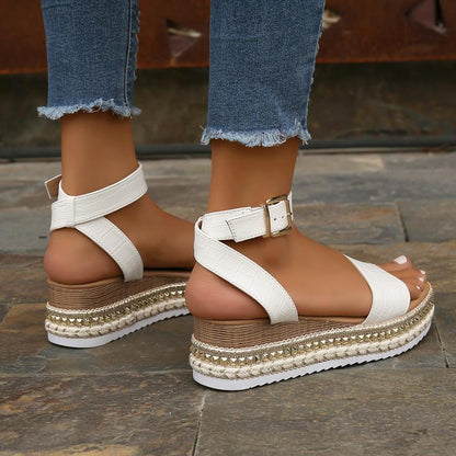 Charlotte – Sandaler med spänne och kilklack i hampa