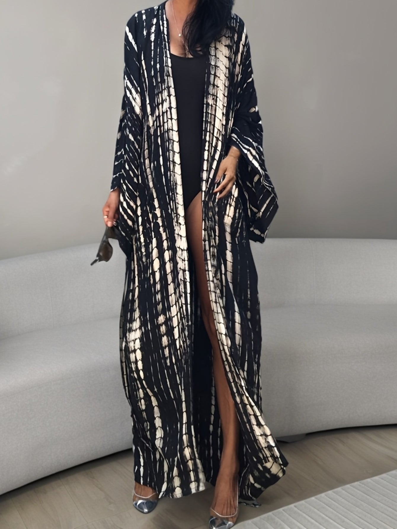 Damernas Lång Kimono Strandplagg med Dramatiskt Mönster – Semester Elegant Omlott