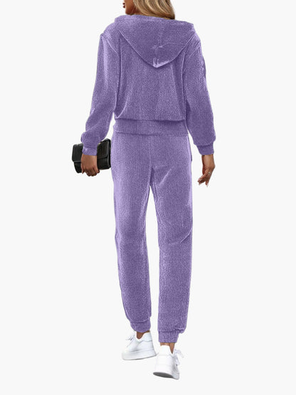 Damernas sportiga och avslappnade tvådelade träningsset med huva – perfekt för fritid och vardag