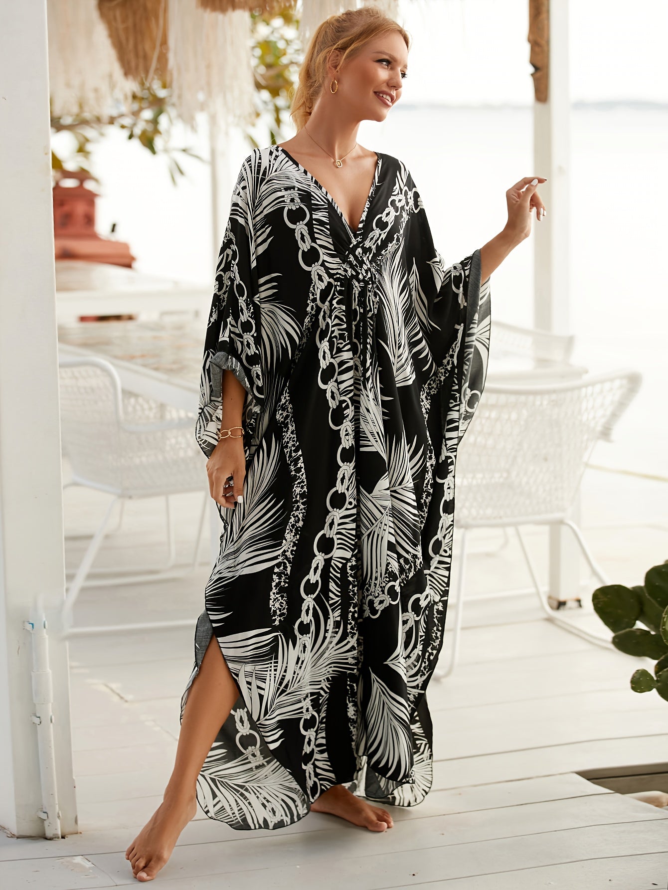 Damernas lyxiga kaftan i maxilängd för resort och strand