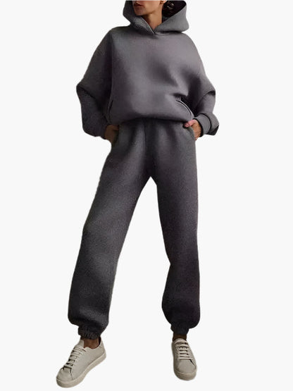 Damers avslappnad hoodie och joggingbyxa set – perfekt för hemmamys och vardagsstil