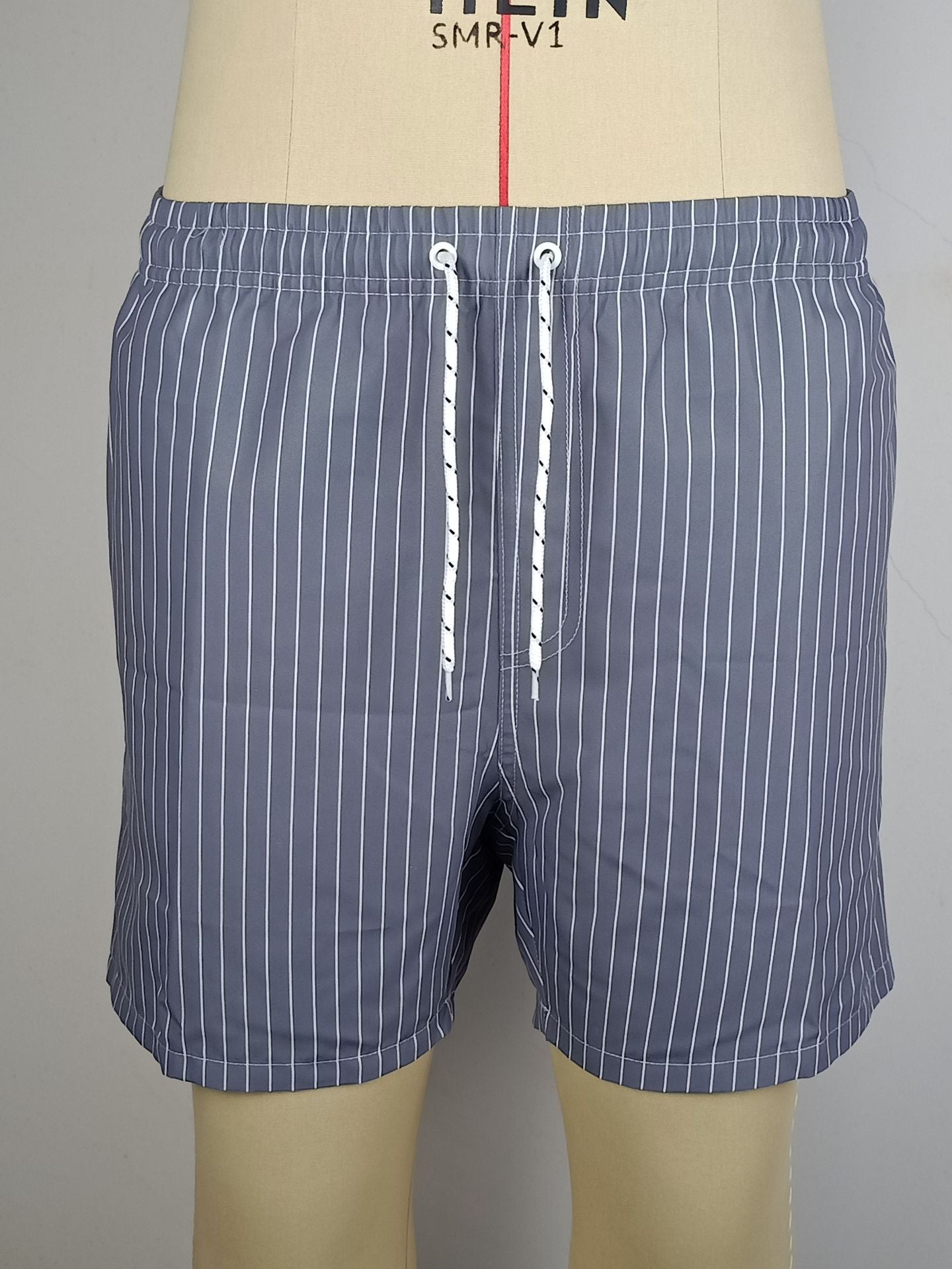 Herr Strandshorts med Smala Ränder – Lediga Badshorts för Strand och Vardag