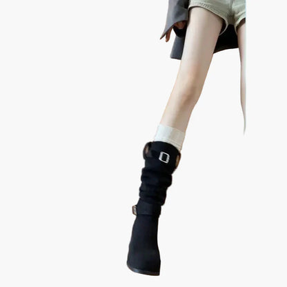 Damstövlar med klack och spänne – Trendiga höga boots för höst och vinter