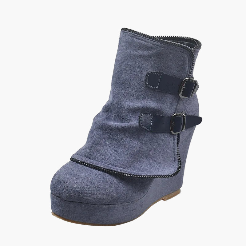 Damkängor med kilklack och dubbla spännen – trendiga vardagsboots för höst och vinter