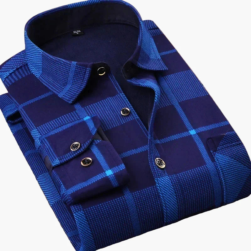 Herrskjorta i klassisk rutig design – Perfekt för vardag och kontor