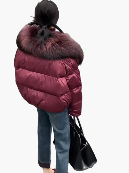 Damjacka Vinter Puffer med Stilig Pälsdetalj och Modern Design