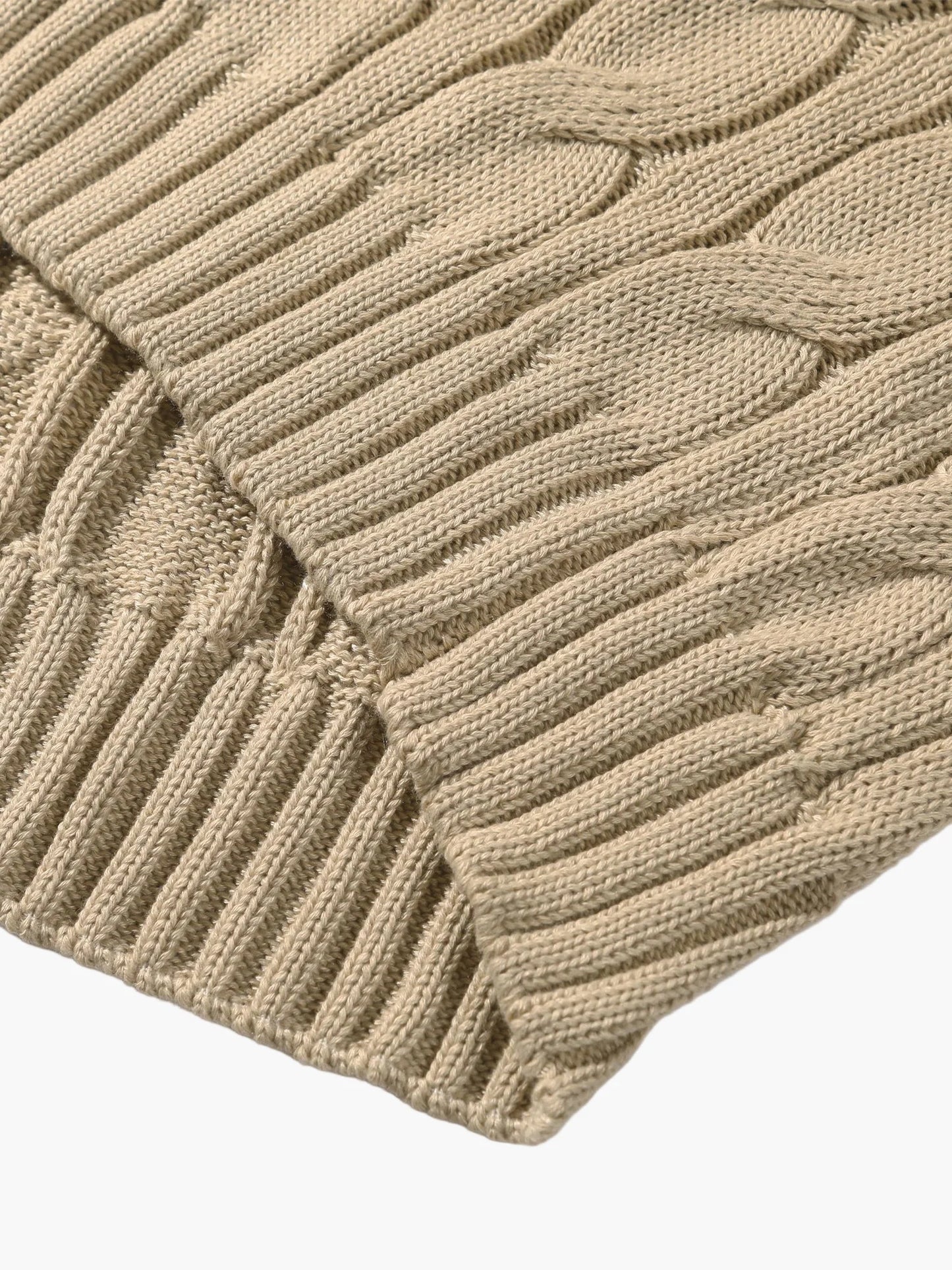 Herrtröja med Kabelstickning och Knappdetalj – Elegant Vardagsstil