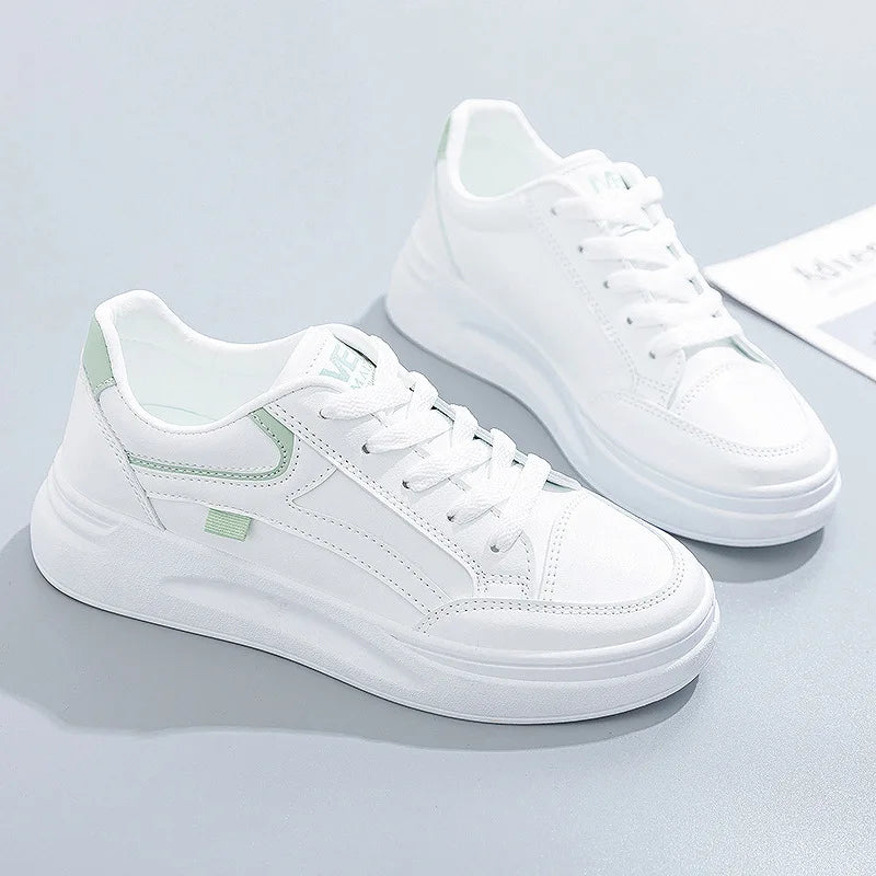 Somriga vita sneakers dam – Lätta platåsneakers för vardag och semester