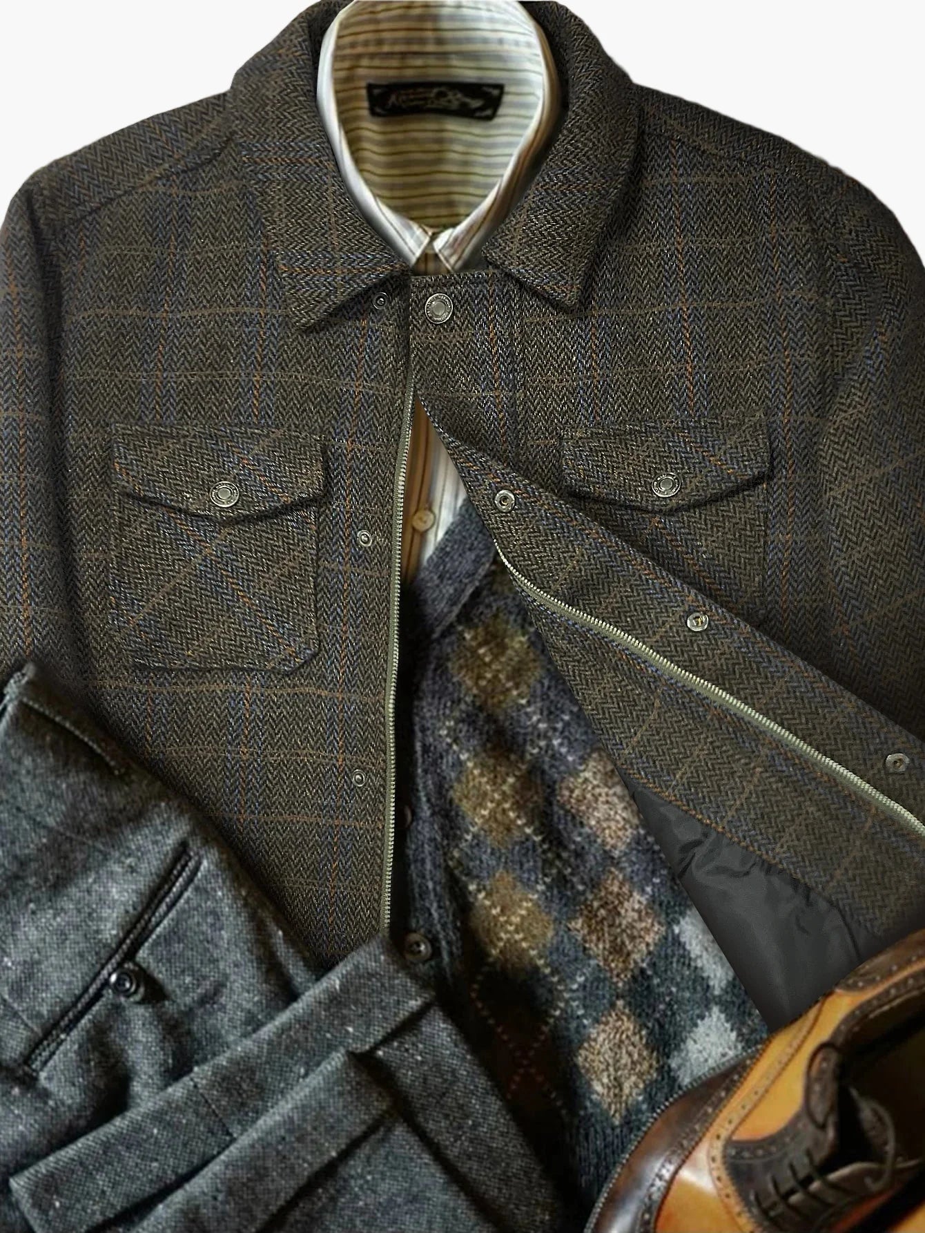 Herrjacka i klassisk rutmönstrad stil – Perfekt för vardag och utomhusbruk