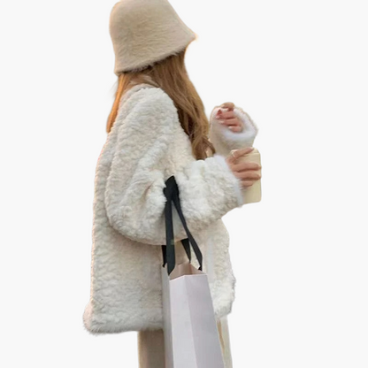 Damjacka i trendig avslappnad stil för vardag och vinter