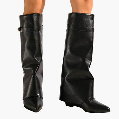 Damers slouchy låga stövlar med spetsig tå och dekorativ spänne – trendiga modeboots för vardag och fest