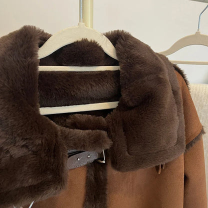 Damjacka i avslappnad vinterstil – Kort och trendig ytterjacka för vardagsbruk