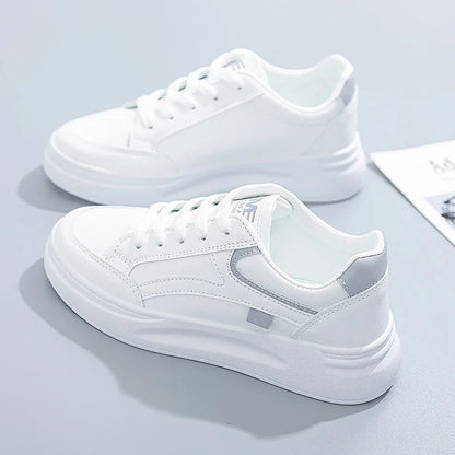 Somriga vita sneakers dam – Lätta platåsneakers för vardag och semester