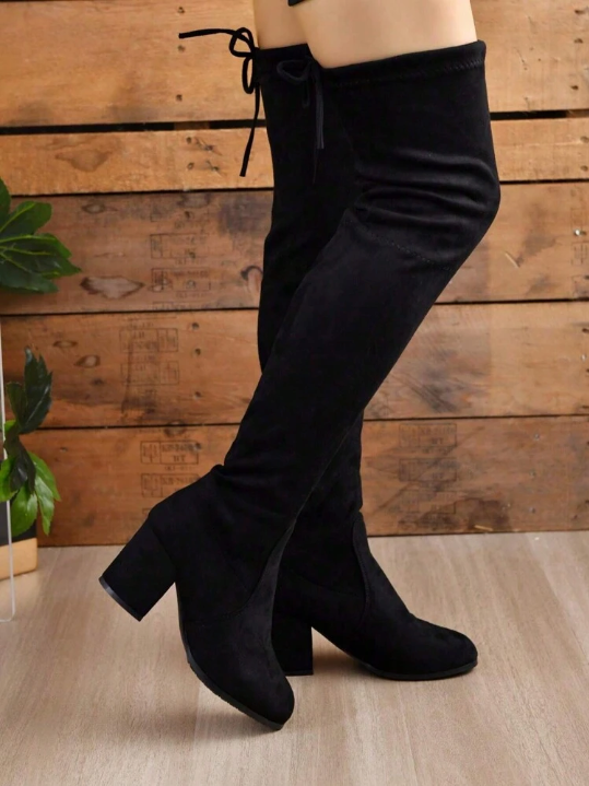 Pamela – Långa Stövlar i Elastisk Premium Veganmocka med Hög Fyrkantig Klack