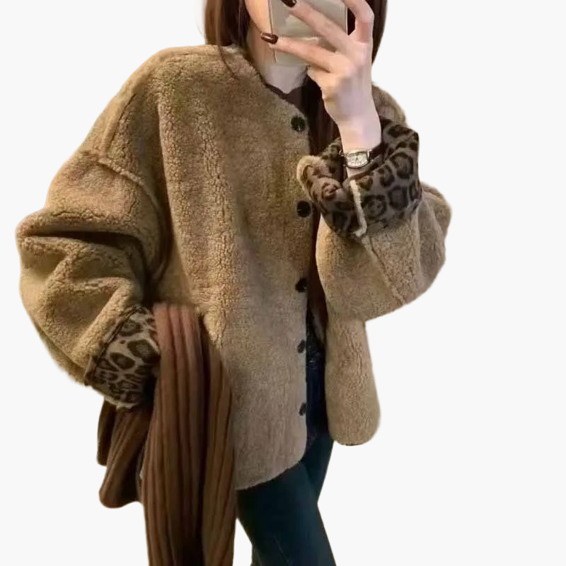 Damjacka med avslappnad passform och trendig stil – perfekt för vardagsbruk