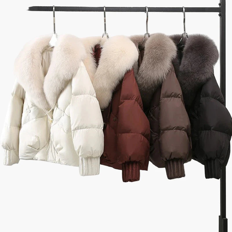 Damjacka med stor pälskrage, vintermode, varm och elegant ytterjacka