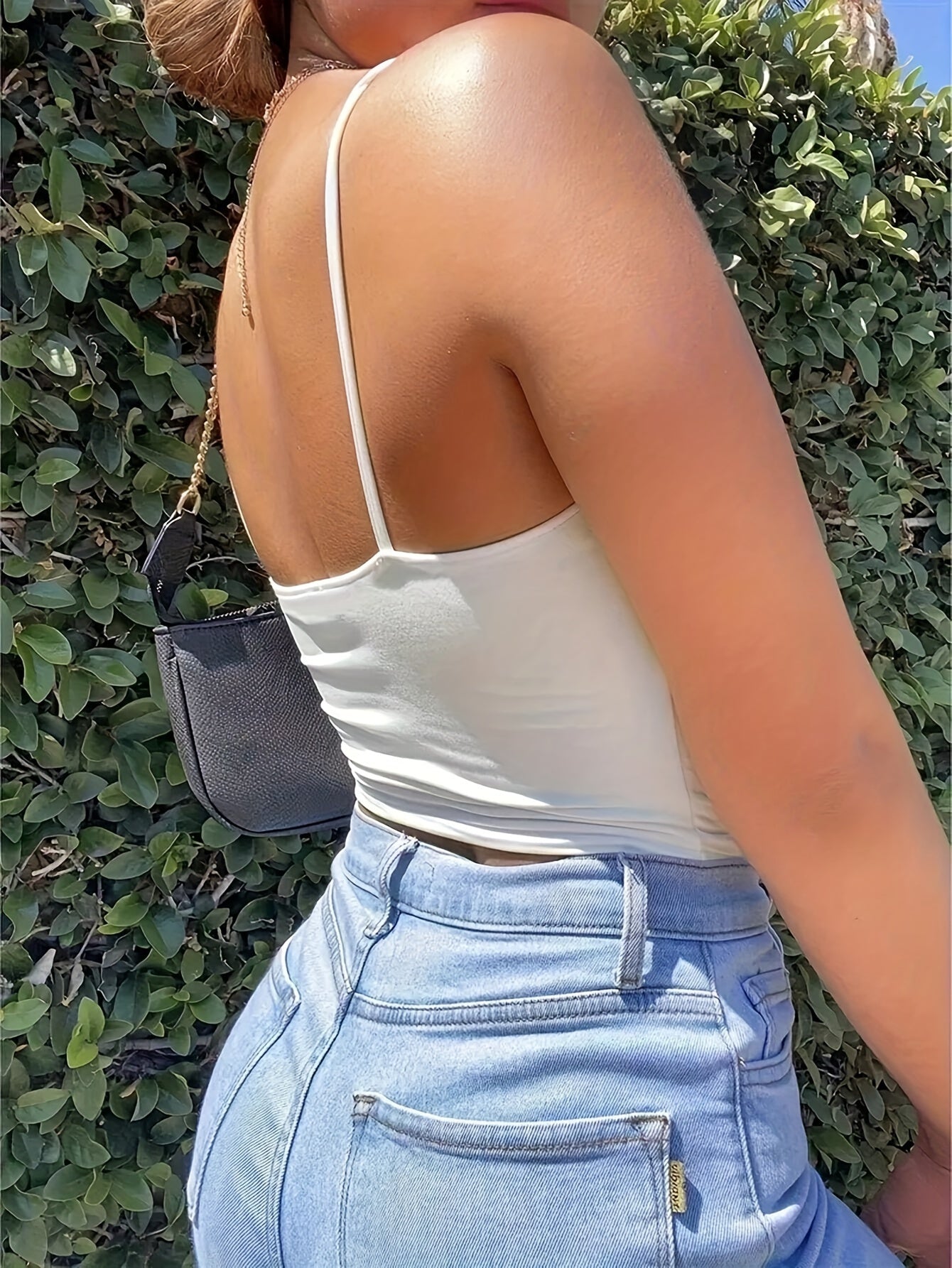Dam Topp Crop med Knytning och Cut-Out – Trendig Camisole för Vardag och Fest