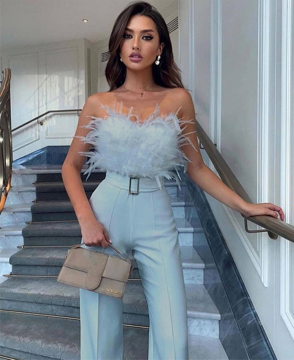 Gabrielle – Jumpsuit med fjädrar för festkvällar