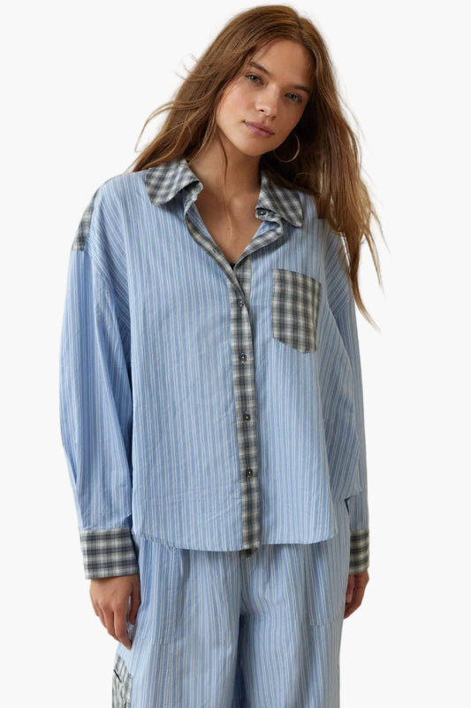 Dam Pyjamaset – Avslappnad och Trendig Look för Hemma och Natt