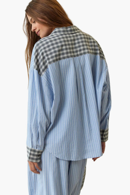 Dam Pyjamaset – Avslappnad och Trendig Look för Hemma och Natt