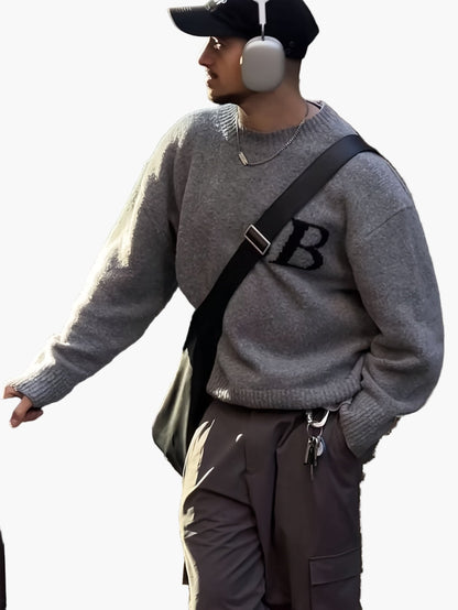 Herrstickad streettröja med bokstavsdetalj och avslappnad passform – Perfekt för höst och vinter