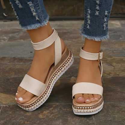 Charlotte – Sandaler med spänne och kilklack i hampa