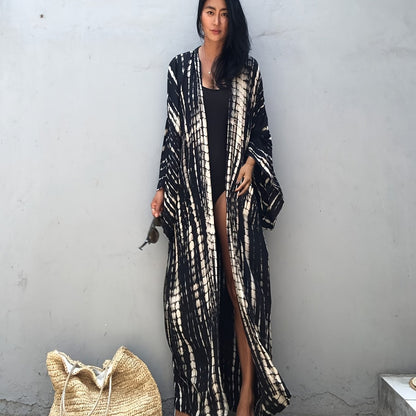 Damernas Lång Kimono Strandplagg med Dramatiskt Mönster – Semester Elegant Omlott