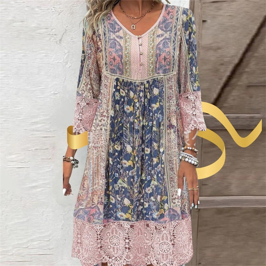 Judith – Retro Klänning med Blommönster och Spets